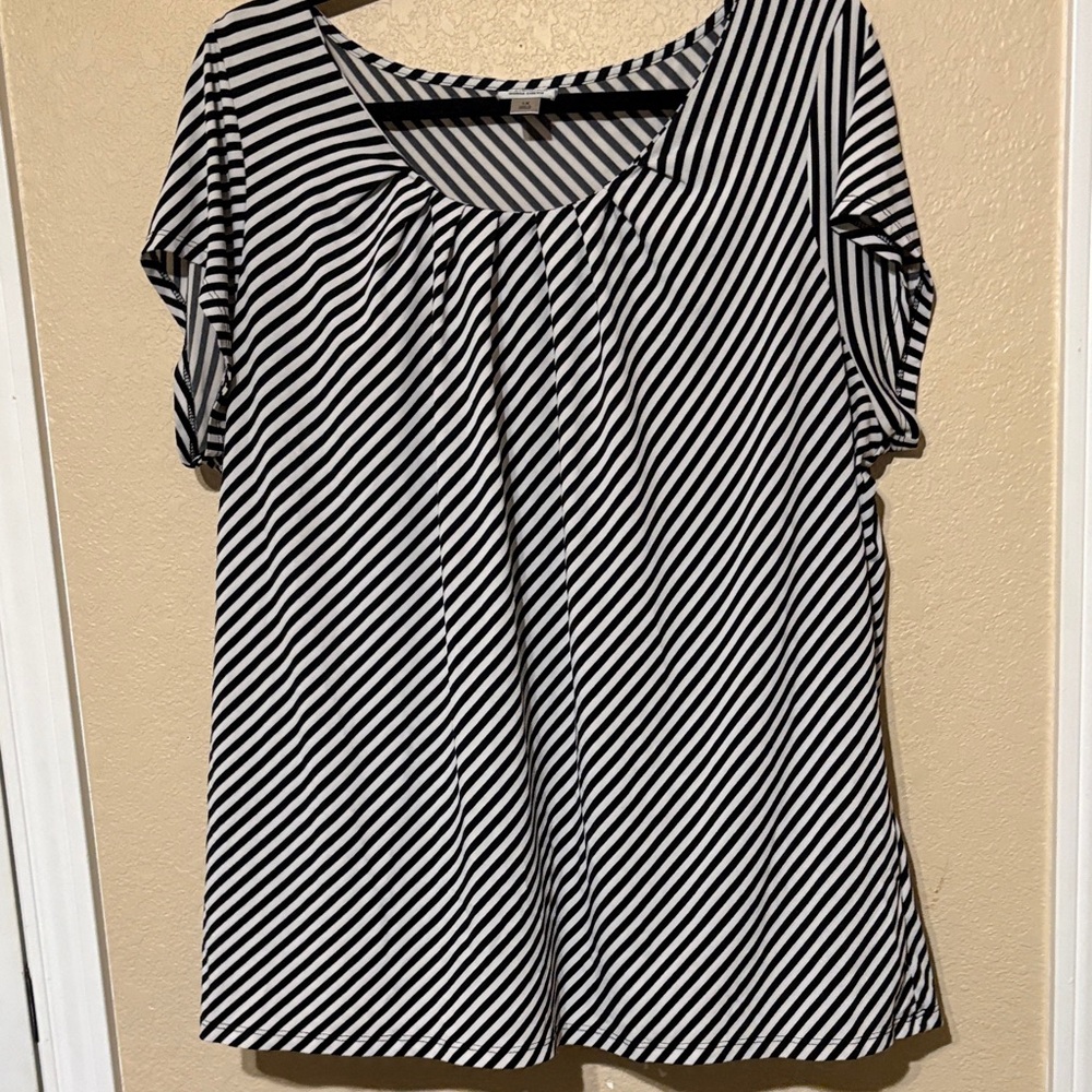Worthington Black & White Diagonal Stripe Short Sleeve Tunic